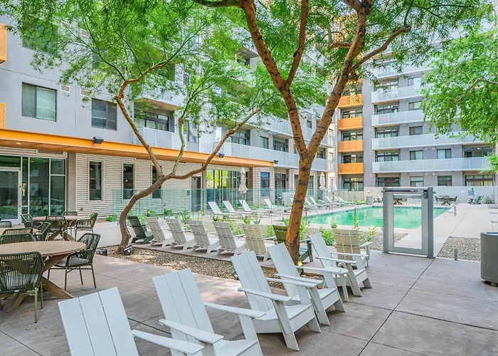 Phx Downtown Pool Gym Free Parking Wd